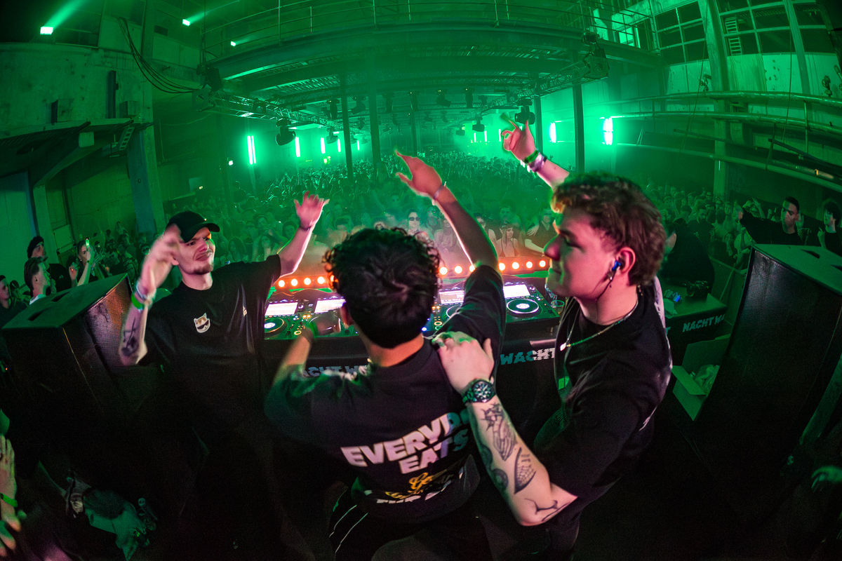 Loading... just a sec